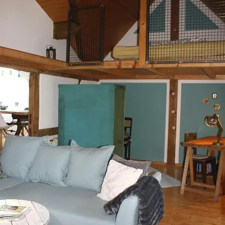 Апартаменты Sonnige Fachwerkwohnung Alfter